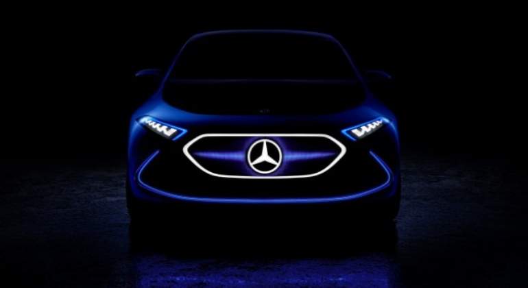 Mercedes-EQA-Concept-2017-01.jpg