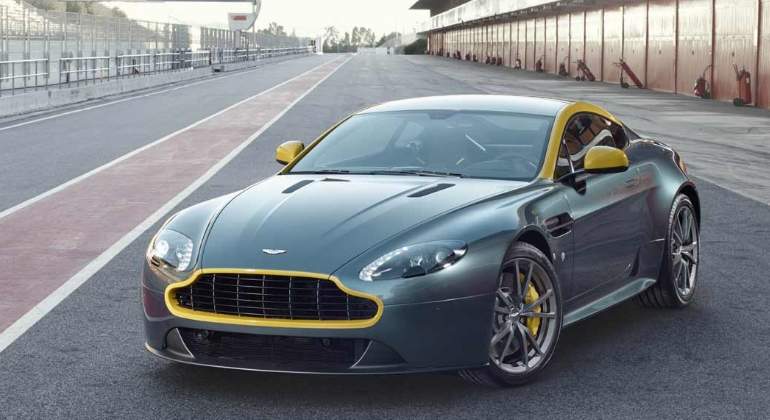 AstonMartin-vantage-N430-2016-01.jpg
