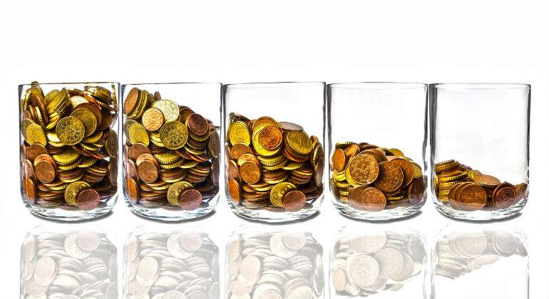 euros-vasos-mas-menos-istock.jpg