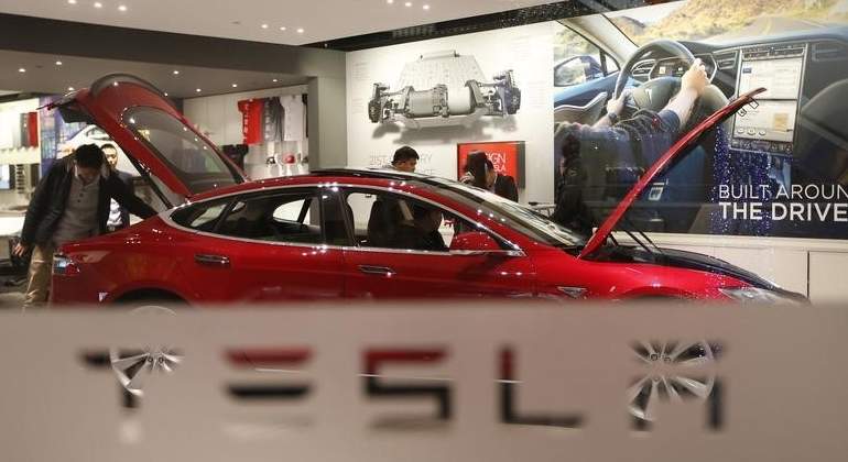tesla-tienda.jpg