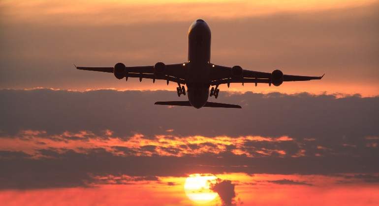 avión-boeing-747-atardecer.jpg