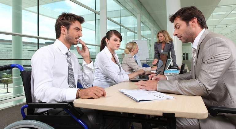 Oportunidad-laboral-para-personas-con-discapacidad.jpg