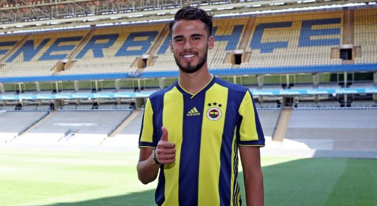 Diego-Reyes-llega-al-futbol-de-Turquia-Reuters.jpg