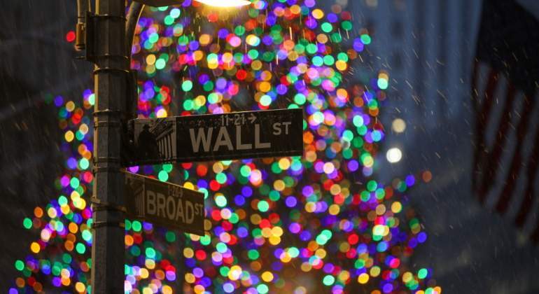 wall-street-cartel-calle-arbol-navidad-fondo-getty-770x420.jpg