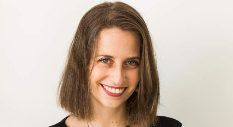Renata-Sujto_Managing-Director-eXp-Espana-3-2.jpg