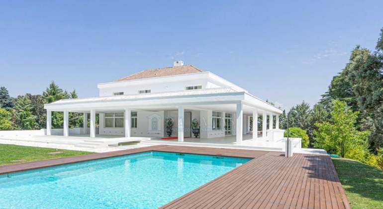 chalet-piscina-terraza-madrid-lujo-fase-1-alquiler-inmobiliaria-de-salas-1.jpg