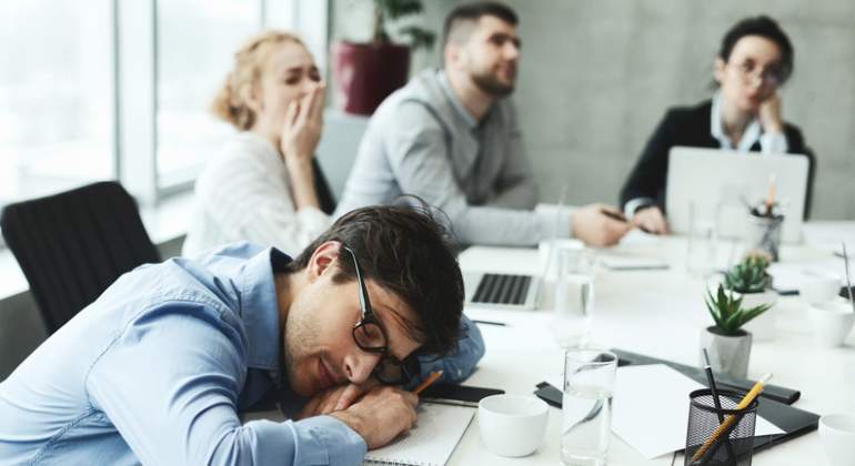 reunion-trabajo-aburrida-dreams.jpg