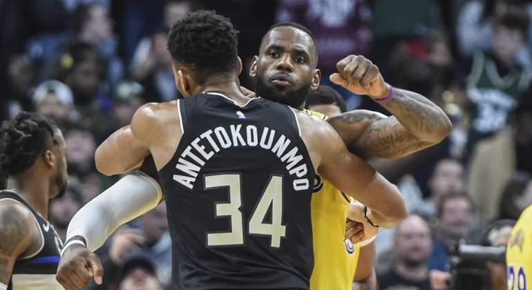 antetokounmpo-lebron-abrazo-2019-reuters.jpg