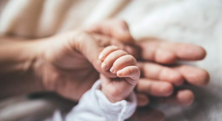 bebe-manos-istock.jpg