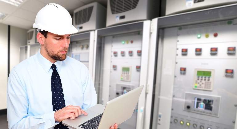 trabajo-tecnologia-hombre-casco-dreamtime-770x420.jpg