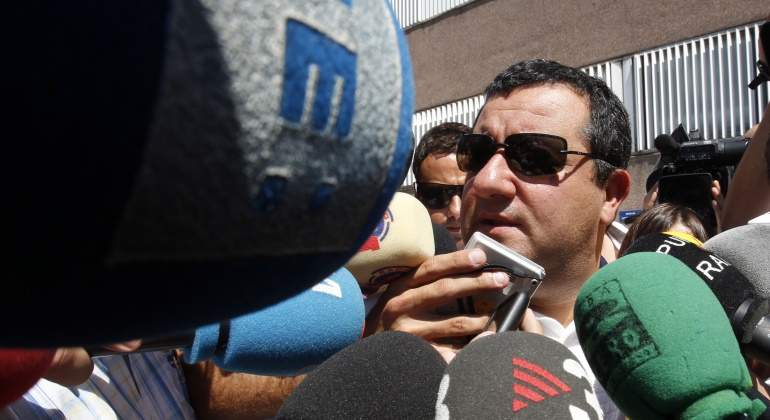 Raiola-2010-micros-reuters.jpg