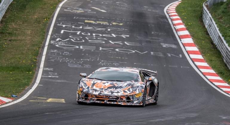 Lamborghini-Aventador-SVJ-record-nurburgring-2018-02.jpg
