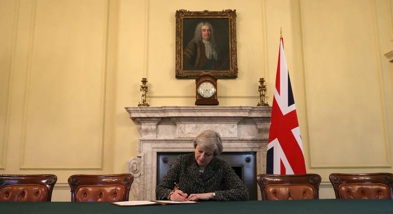 may-brexit-carta-reuters.jpg