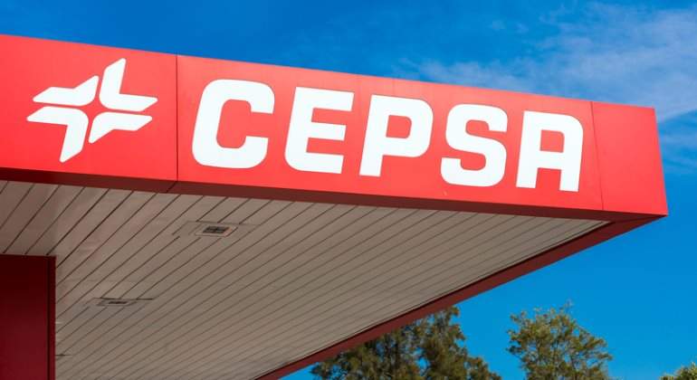 cepsa-cartel-gasolinera-770-dreamstime.jpg
