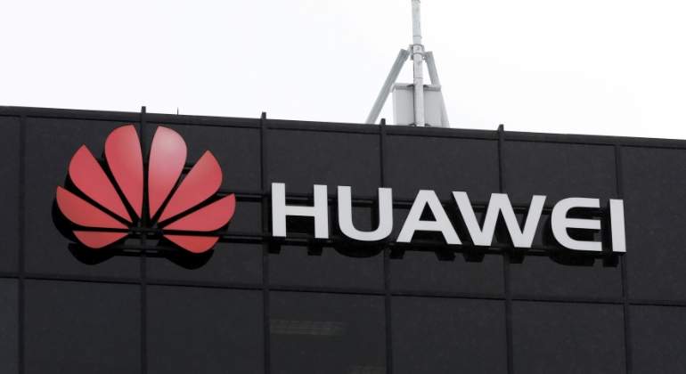huawei-edificio-antena-reuters.jpg
