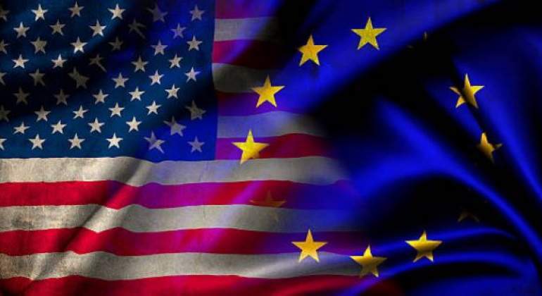 EU-UE-banderas-istock.jpg