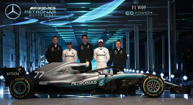 Mercedes-W09-2018-02.jpg