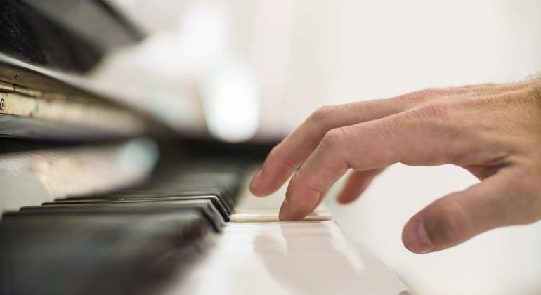 piano-mano-efe.jpg