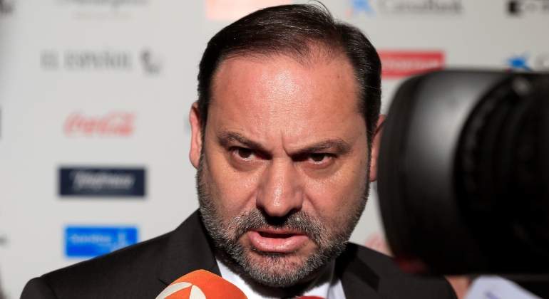 abalos-camara-oct19-efe.jpg