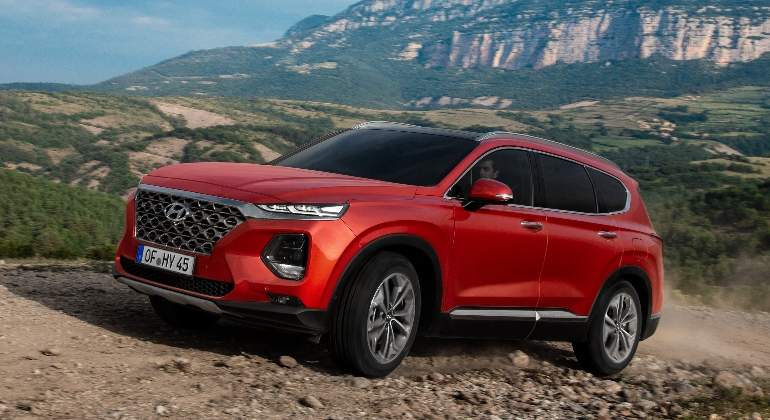 hyundai-santa-fe-2018-1-p.jpg