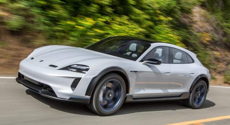 porsche-Mission-E-Cross-Turismo-2018-1.jpg