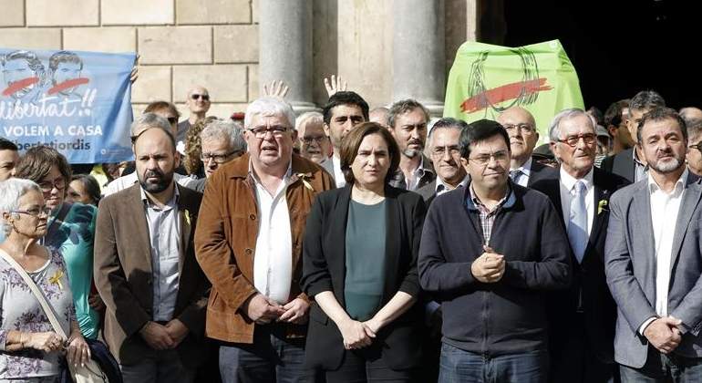 colau-ayuntamiento-2nov17-efe.jpg