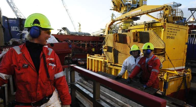 trabajadora-petroleo-noruega.jpg