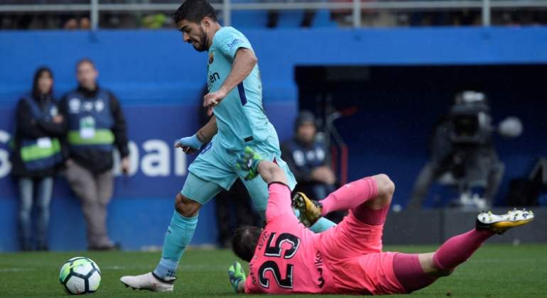 suarez-regate-dmitrovic-reuters.jpg
