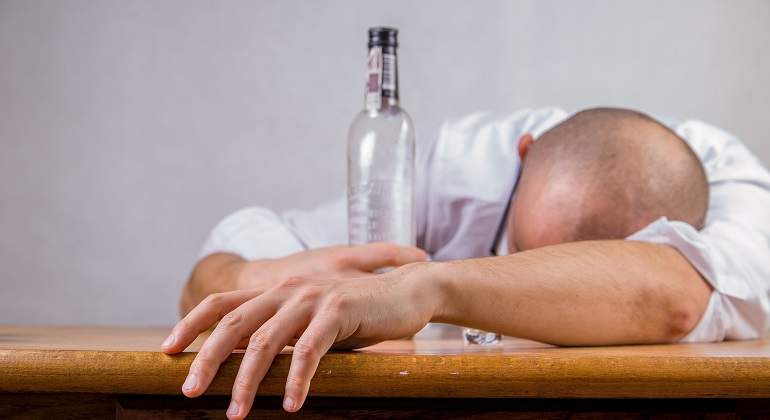 alcohol-hangover-event-death-52507.jpeg