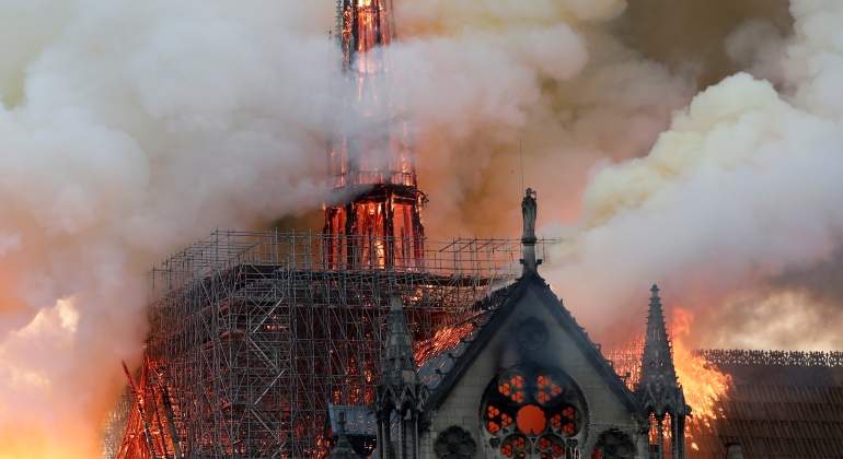 notre-dame-arde-reuters.jpg