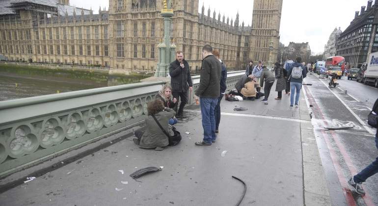 parlamento-londres-puente-22marzo17-reuters.jpg
