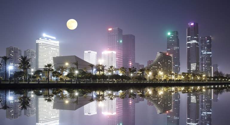 luna-ciudad-china-dreamstime.jpg