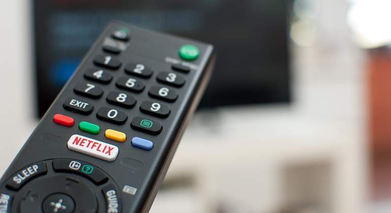 Mando-a-distancia-con-el-boton-de-Netflix-iStock.jpg