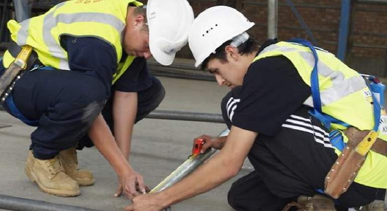 700x420_jovenes-construccion-getty.jpg