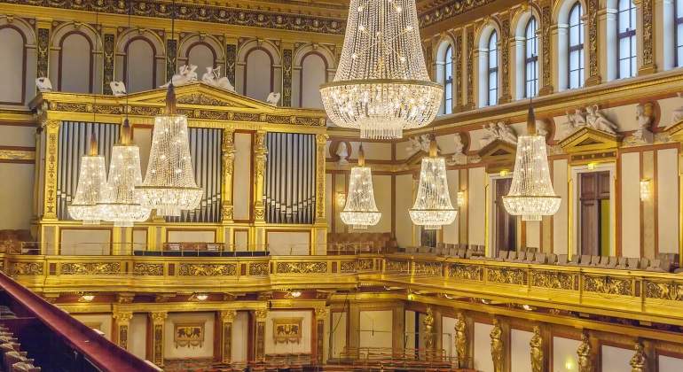 filarmonica-de-viena-Boris-Breytman-Dreamstime.jpg