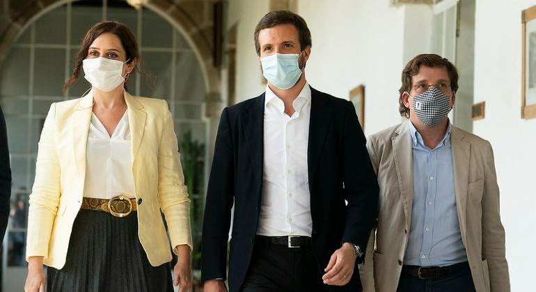ayuso-casado-almeida-servimedia.jpg