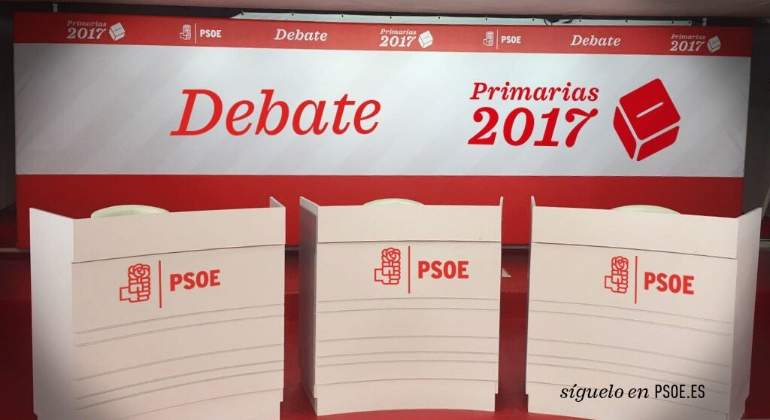 atriles-debate-psoe.jpg