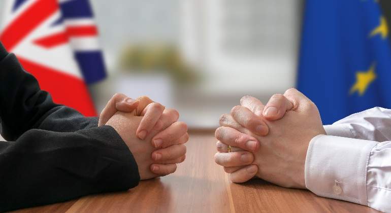 brexit-manos-negociaciones-istock-770x420.jpg