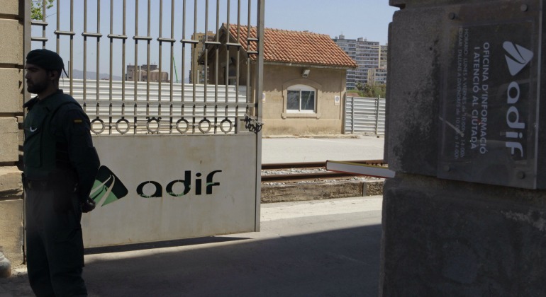 adif-puerta.jpg