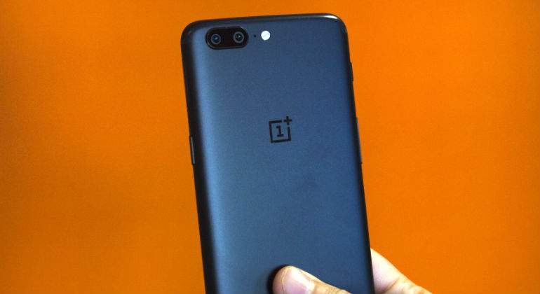 oneplus5-ee.jpg