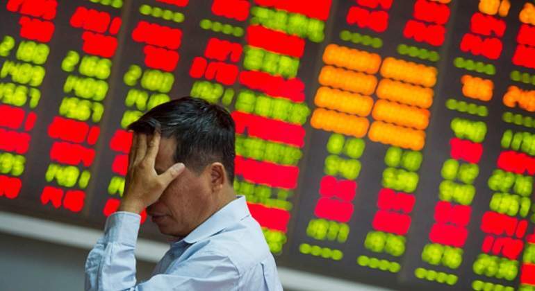 chino-mano-cabeza-bolsa-crash-china-reuters.jpg
