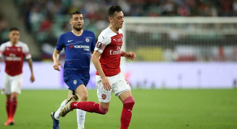 ozil-kovavic-arsenal-chelsea-cordonpress.jpg