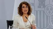 Montero se echa atrás en la subida de impuestos y aparca el informe de sus propios expertos: No es el momento