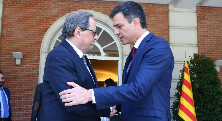 torra-sanchez-mano.jpg