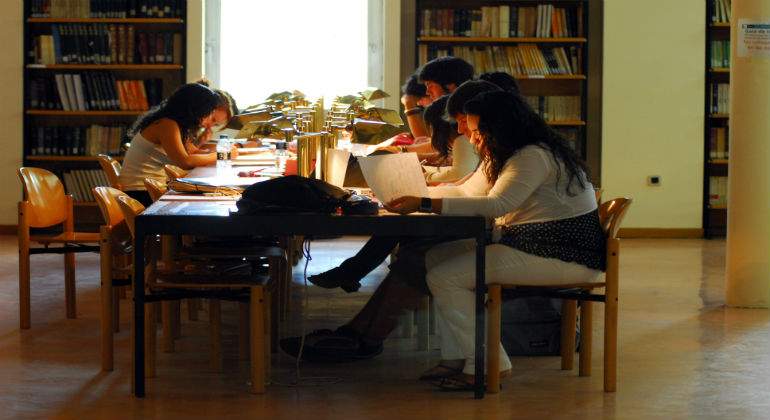 biblioteca1111.jpg