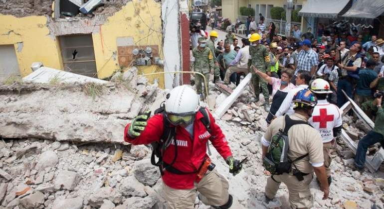 busqueda-victimas-terremoto-mexico-efe.jpg