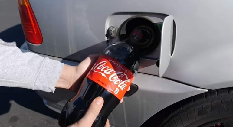 coca-cola-deposito-combustible-repostar.jpg