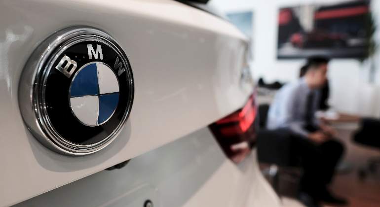 bmw-x5-logo-reuters.jpg