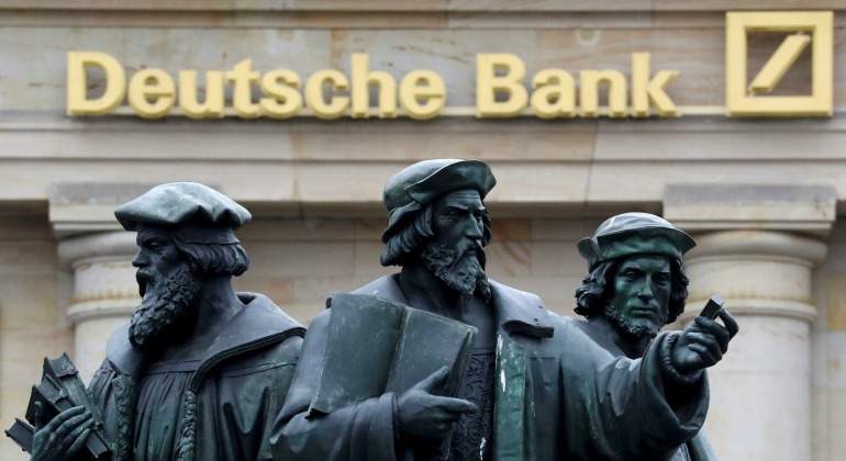 Deutsche-Bank-estatuas.jpg