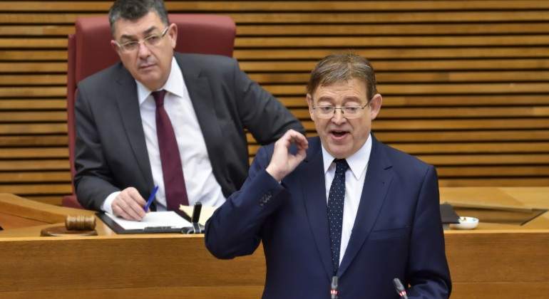 Ximo Puig en Les Corts Valencianes EE